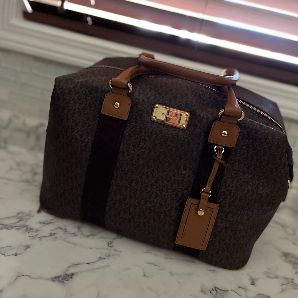 Brown Signature Michael Kors Weekender Bag WITH shoulder strap.